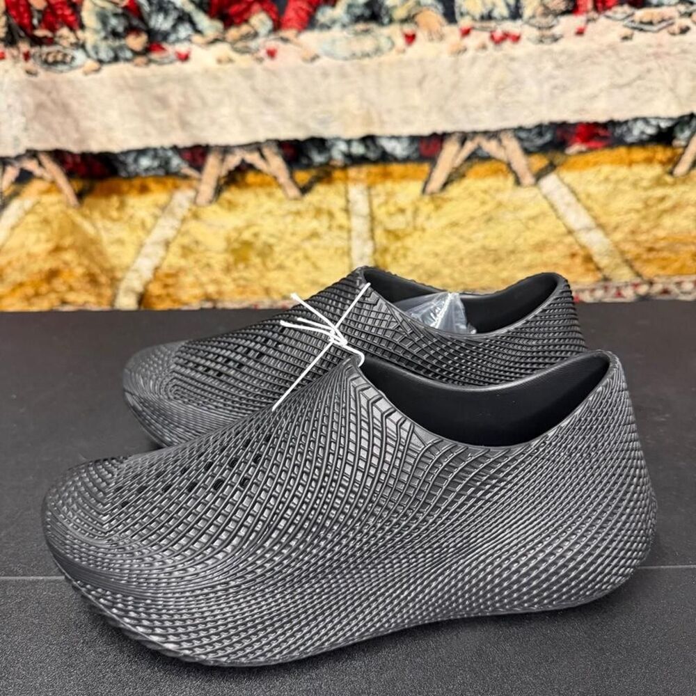 Unbranded Men's Black Trainers